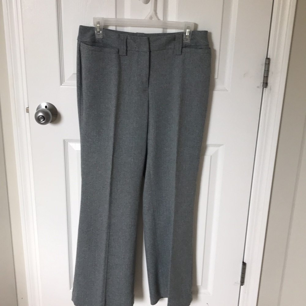 Woman’s Worthington Petite Stretch pant - size 10P